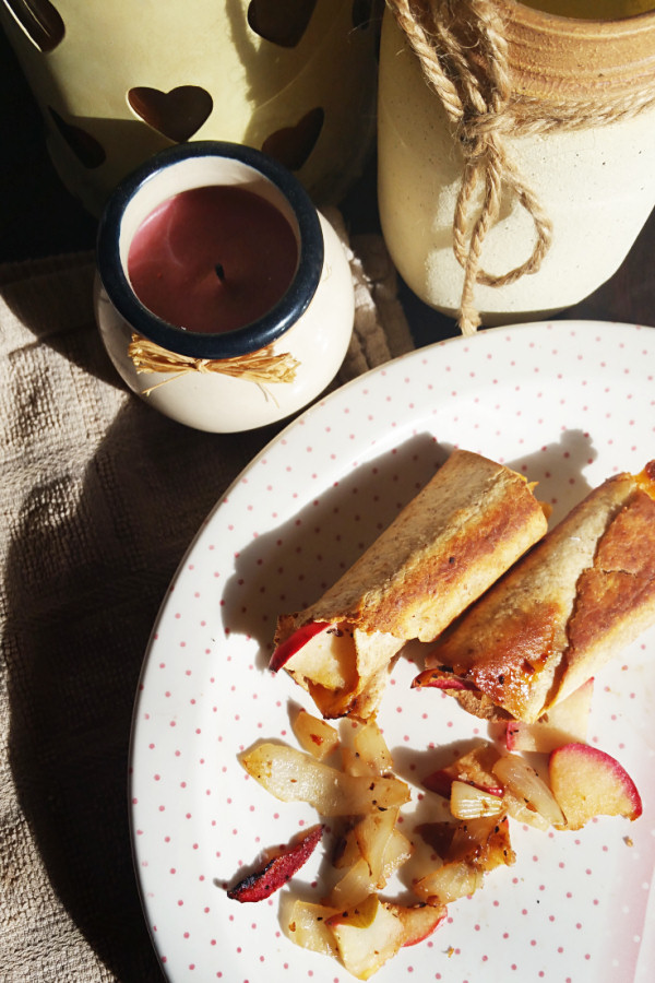 apple-and-onion-baked-taquitos-1