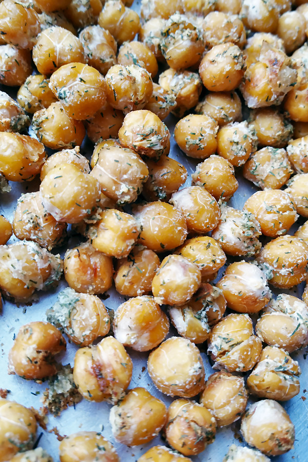 roasted-ranch-chickpeas-2